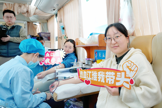 白衣执甲 热血传情——蚌埠市卫生健康委组织开展“热血江淮我带头”主题献血活动