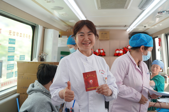 热血践初心 爱心护生命 市一院140名医护员工无偿献血